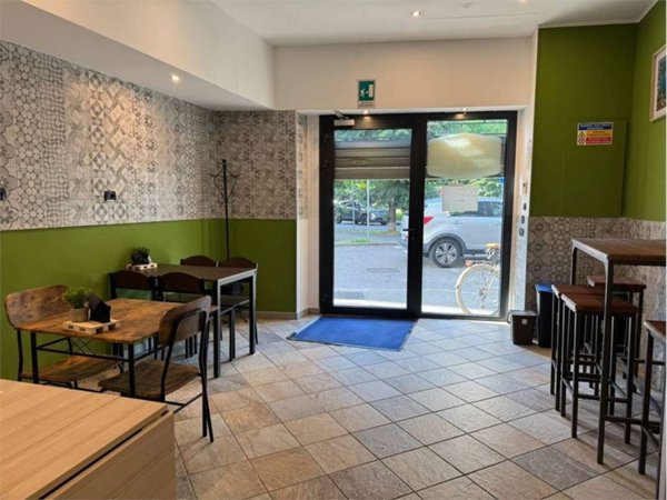 negozio in vendita a Como in zona Borghi