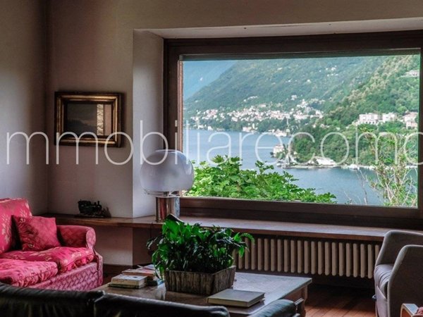 casa indipendente in vendita a Como in zona Villa Olmo