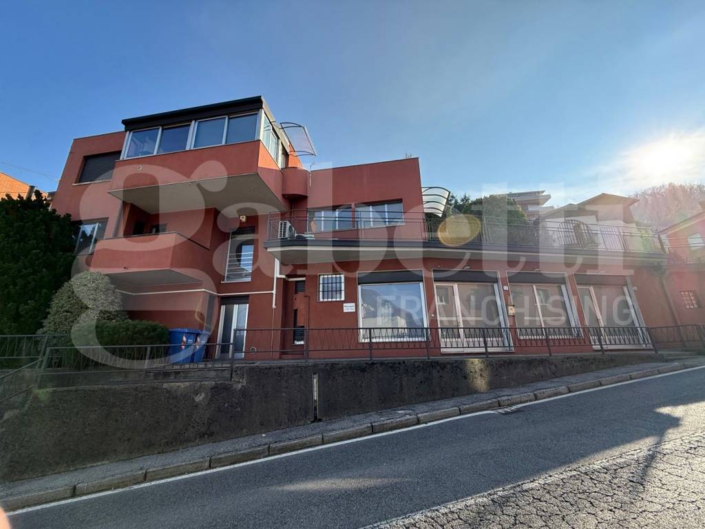 casa indipendente in vendita a Como in zona Rebbio