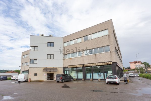 ufficio in vendita a Como in zona Camerlata