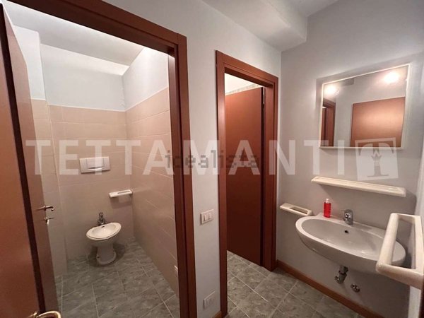 ufficio in vendita a Como in zona Como Centro