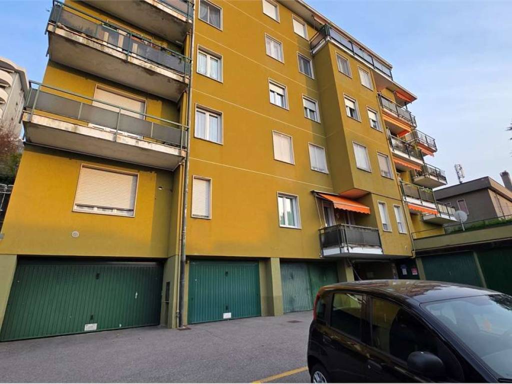 appartamento in vendita a Como in zona Sagnino