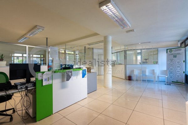 ufficio in vendita a Como in zona Como Centro