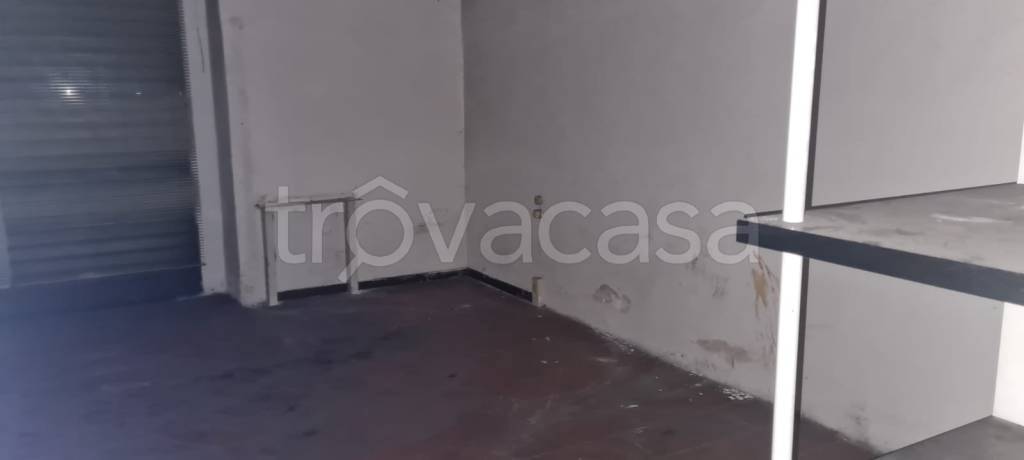 negozio in vendita a Como in zona Borghi