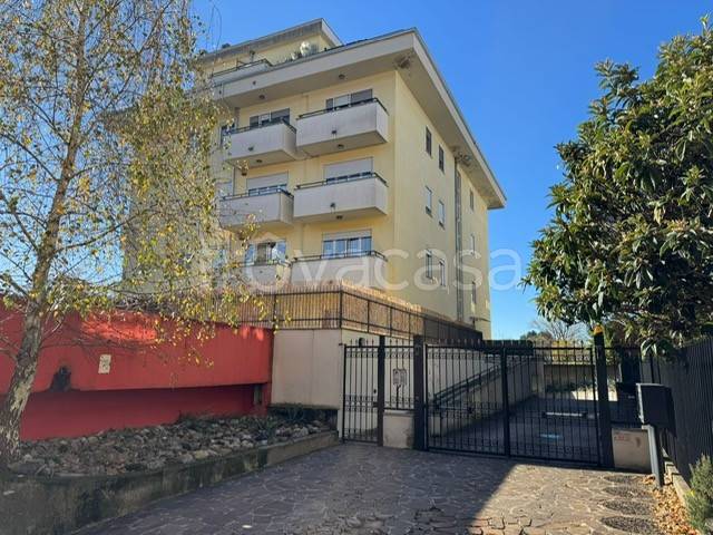 appartamento in vendita a Como in zona Muggiò