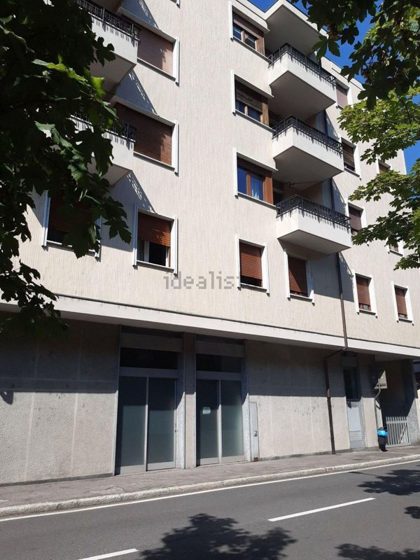 locale commerciale in vendita a Como in zona Como Centro