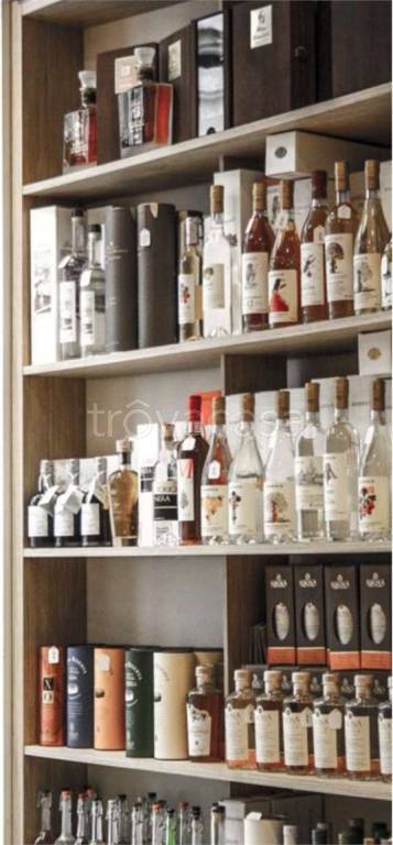 negozio in vendita a Como in zona Como Centro