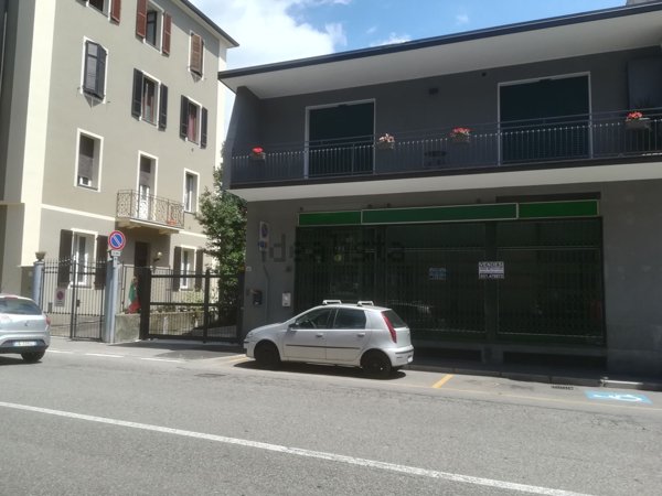 locale commerciale in vendita a Como in zona Camerlata