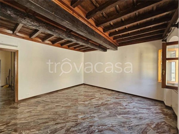 appartamento in vendita a Como in zona Como Centro