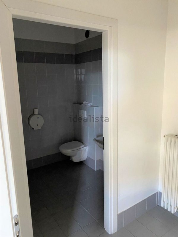 ufficio in vendita a Como in zona Camerlata