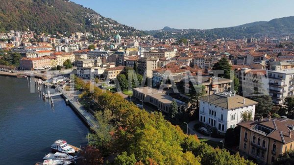 intera palazzina in vendita a Como in zona Como Centro