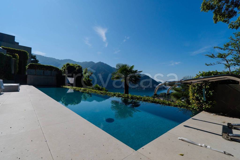 casa indipendente in vendita a Como in zona Monte Olimpino