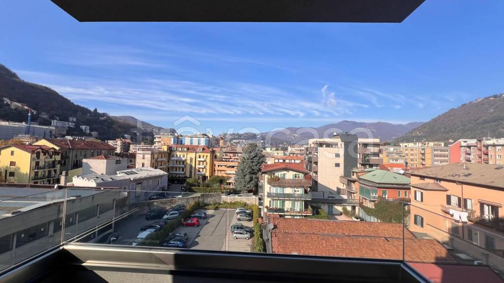 appartamento in vendita a Como in zona Viale Varese