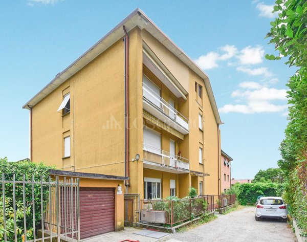 appartamento in vendita a Como in zona Rebbio