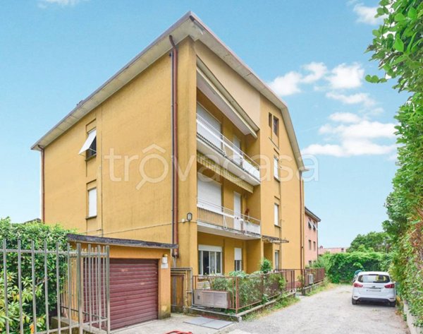 appartamento in vendita a Como in zona Rebbio