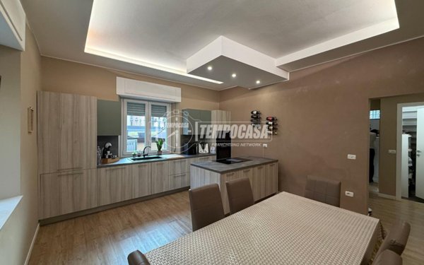 appartamento in vendita a Como in zona Tavernola