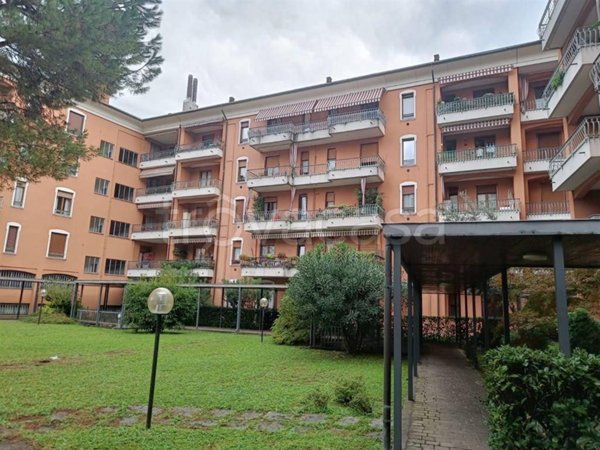 appartamento in vendita a Como in zona Borghi