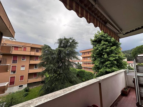 appartamento in vendita a Como in zona Breccia