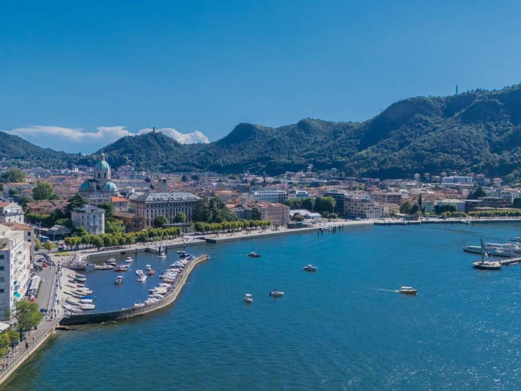 negozio in vendita a Como