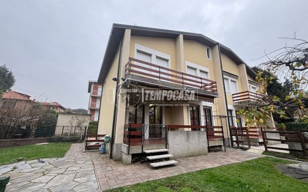 casa indipendente in vendita a Como in zona Prestino