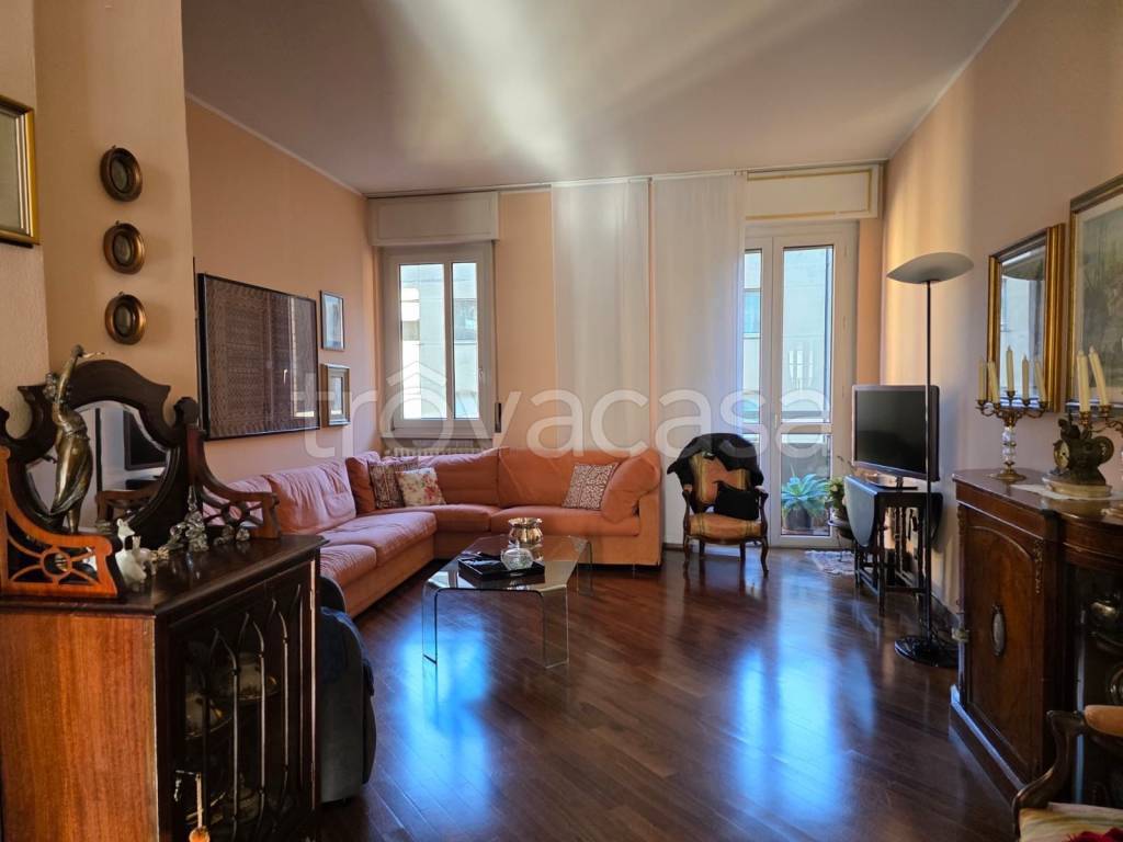 appartamento in vendita a Como in zona Borghi