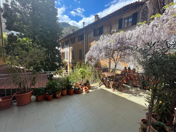 appartamento in vendita a Como in zona Como Centro