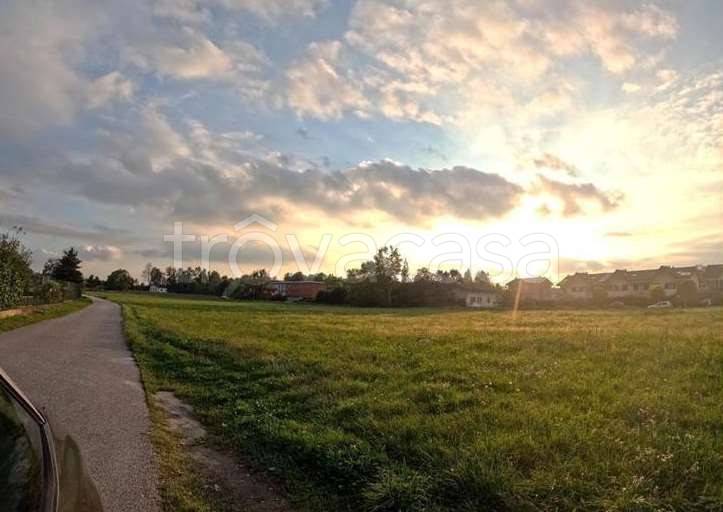 terreno edificabile in vendita a Como in zona Albate