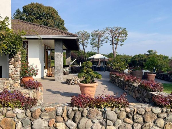 casa indipendente in vendita a Como in zona Como Centro