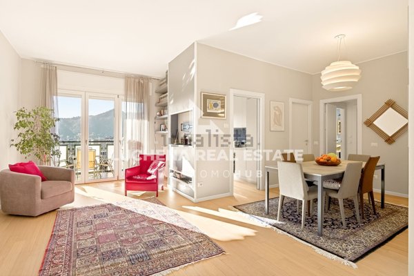 appartamento in vendita a Como in zona Como Centro