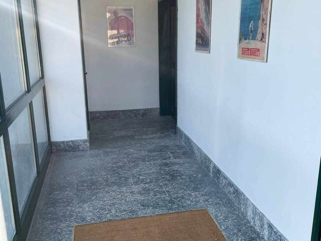 negozio in vendita a Como in zona Camerlata