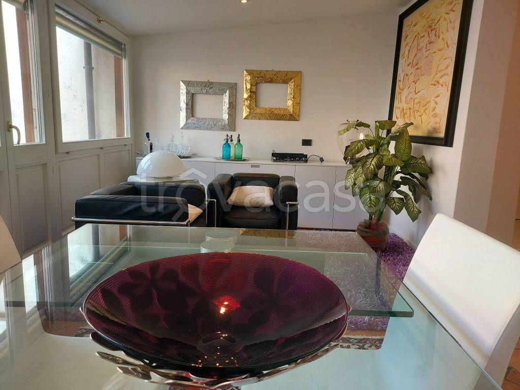 appartamento in vendita a Como in zona Borghi