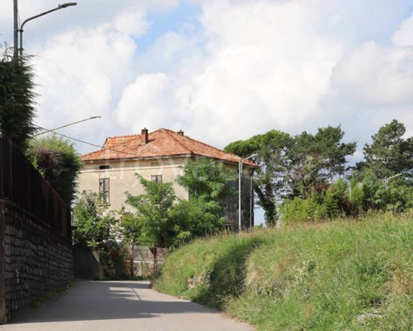 casa indipendente in vendita a Como in zona Prestino