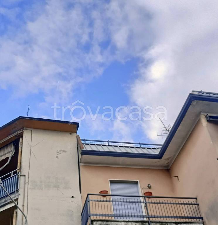 appartamento in vendita a Como in zona Acquanera