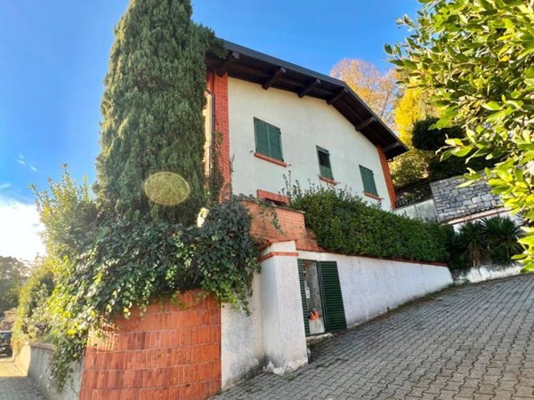 casa indipendente in vendita a Como in zona Albate