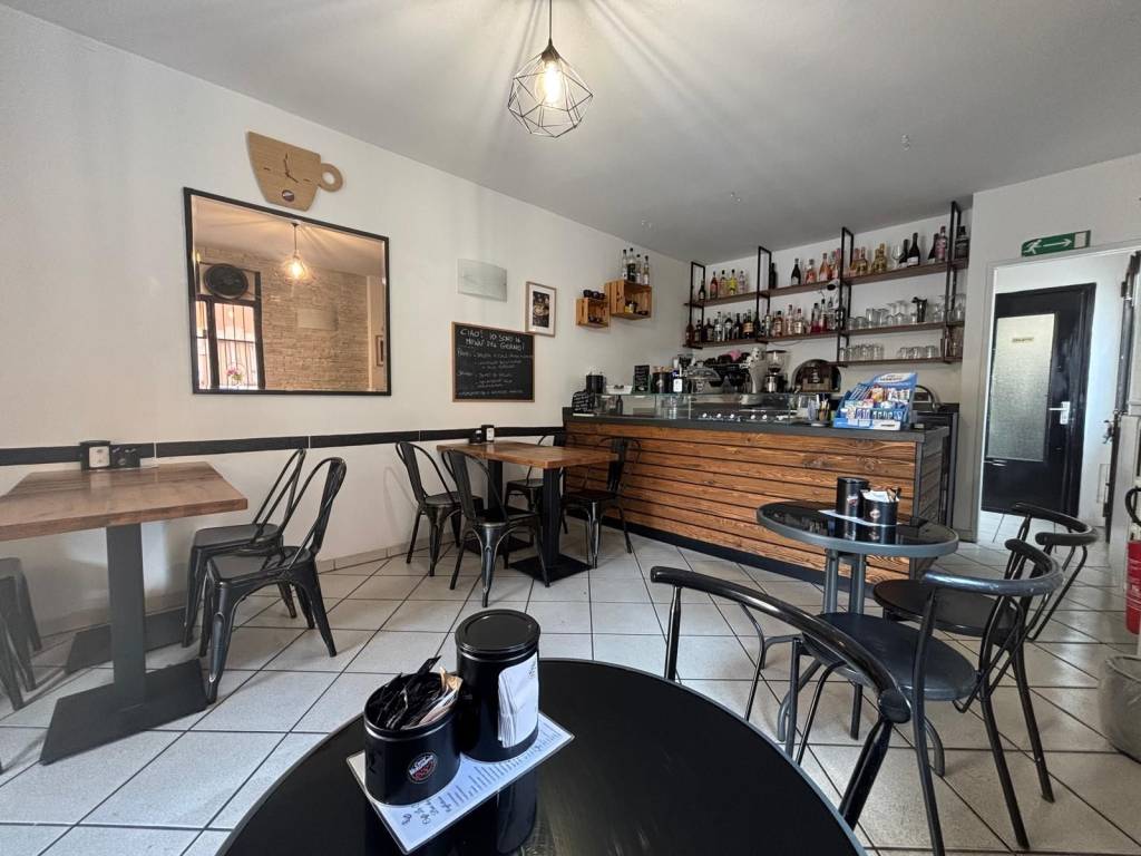 negozio in vendita a Como in zona Monte Olimpino