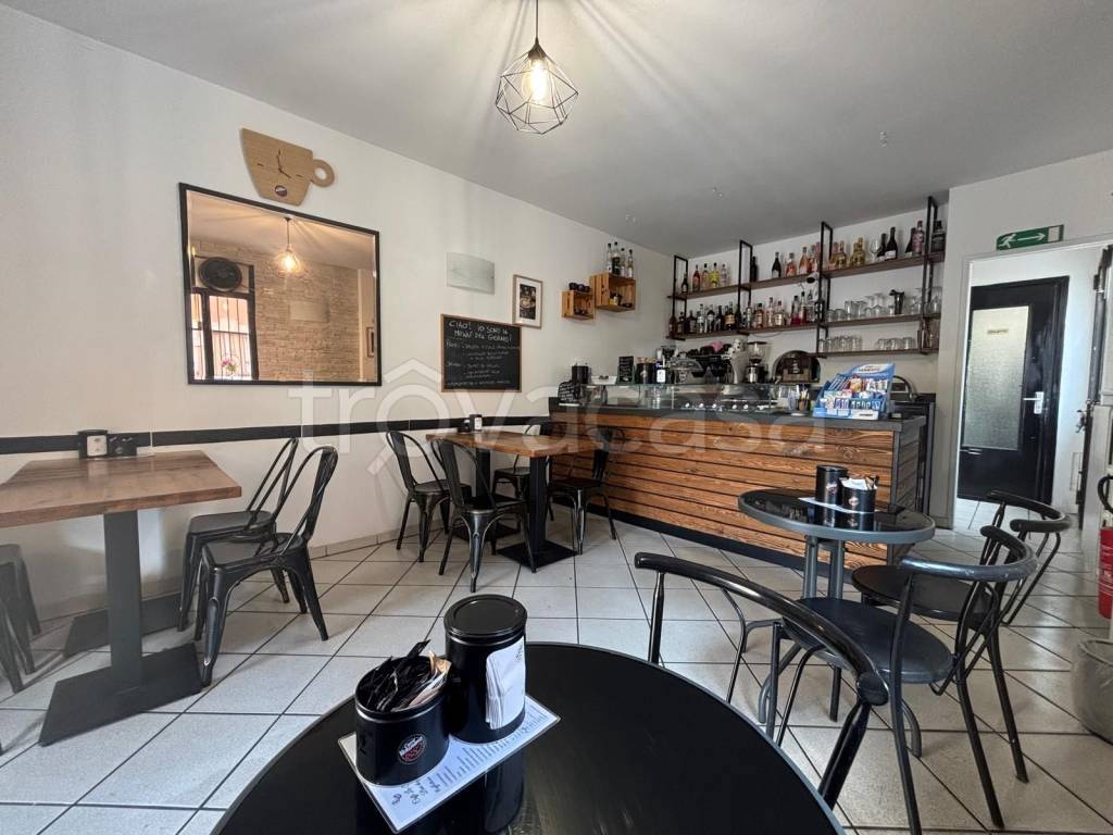 negozio in vendita a Como in zona Ponte Chiasso