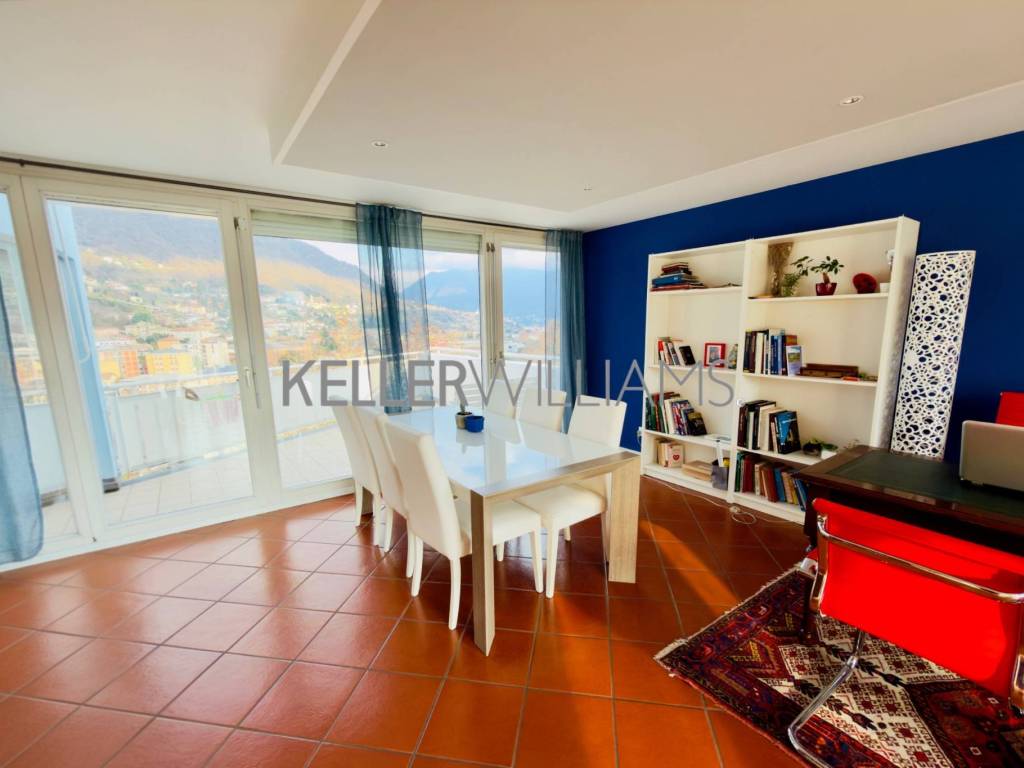 appartamento in vendita a Como in zona Villa Olmo