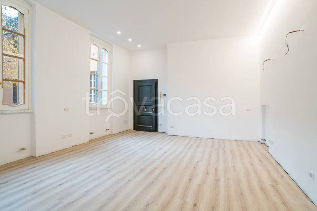 appartamento in vendita a Como in zona Piazza Volta