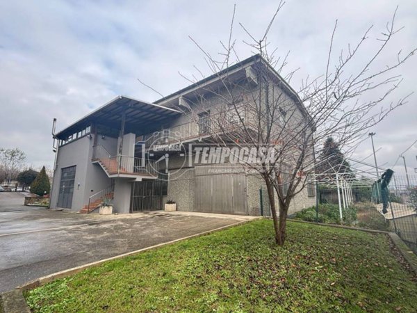 quadrivano in vendita a Como in zona Camerlata