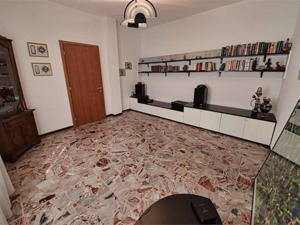 appartamento in vendita a Como in zona Ponte Chiasso