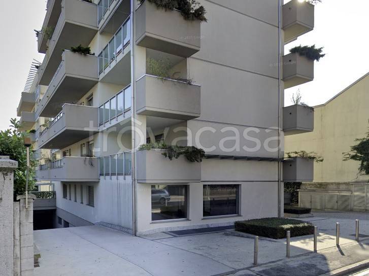 appartamento in vendita a Como in zona Rebbio