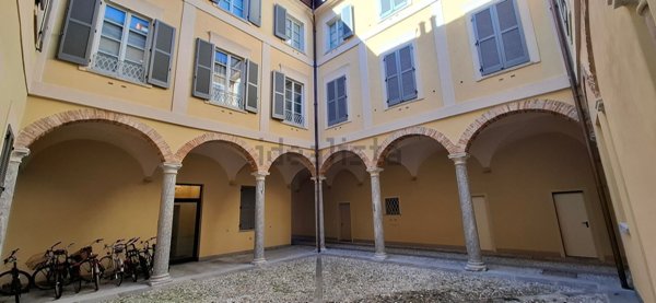 appartamento in vendita a Como in zona Como Centro