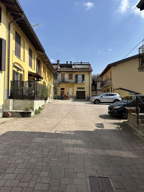 appartamento in vendita a Como in zona Camnago Volta