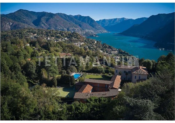 appartamento in vendita a Como in zona Como Centro