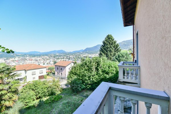 casa indipendente in vendita a Como