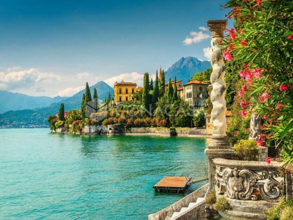 appartamento in vendita a Como in zona Prestino