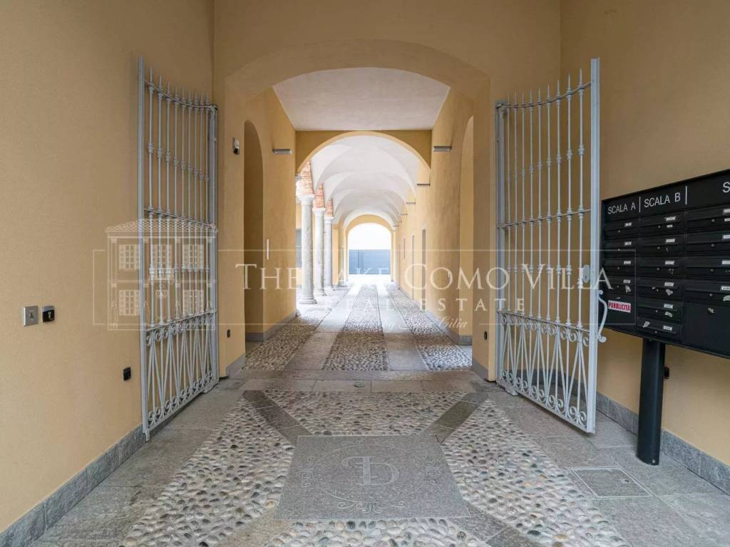 appartamento in vendita a Como in zona Como Centro
