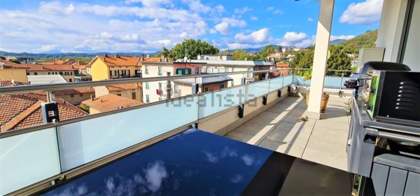 appartamento in vendita a Como in zona Albate