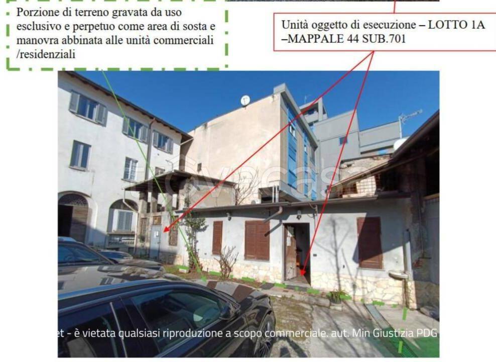 locale commerciale in vendita a Como in zona Camerlata