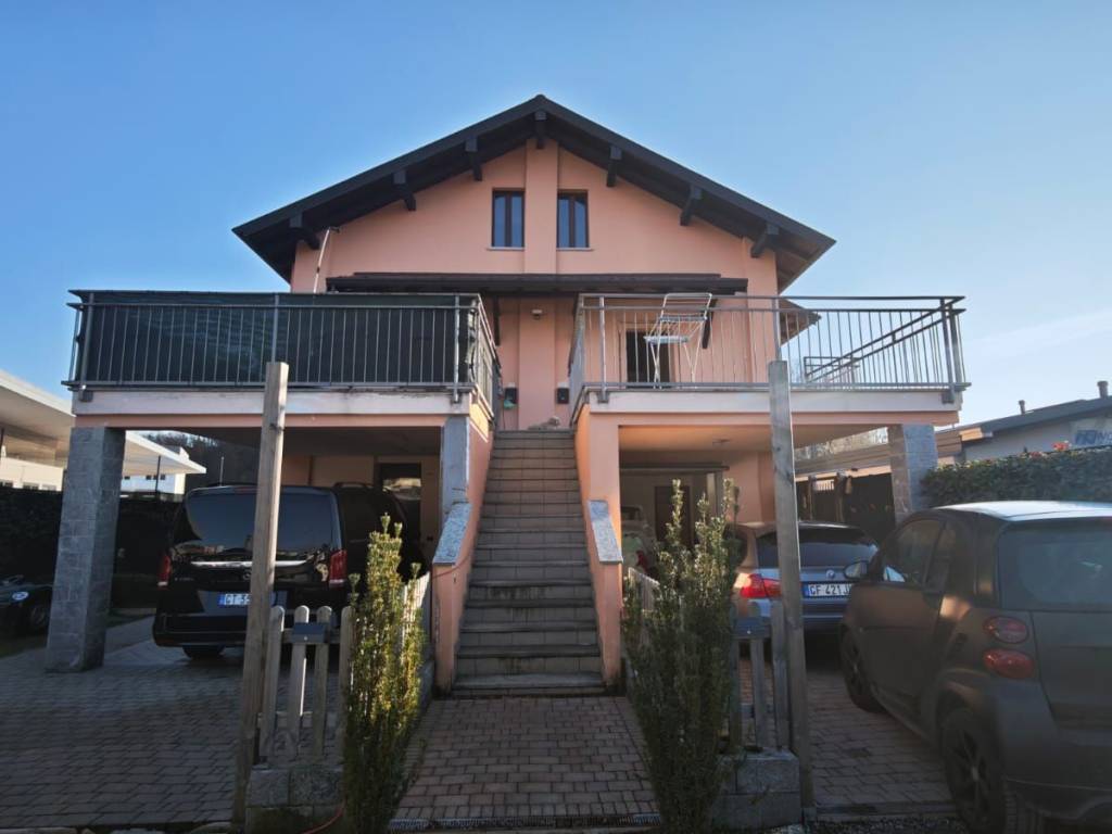 casa indipendente in vendita a Como in zona Rebbio